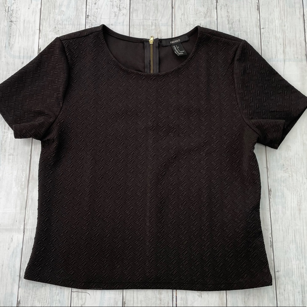 Forever 21 Short Sleeve Black Crop Top Back Zip L